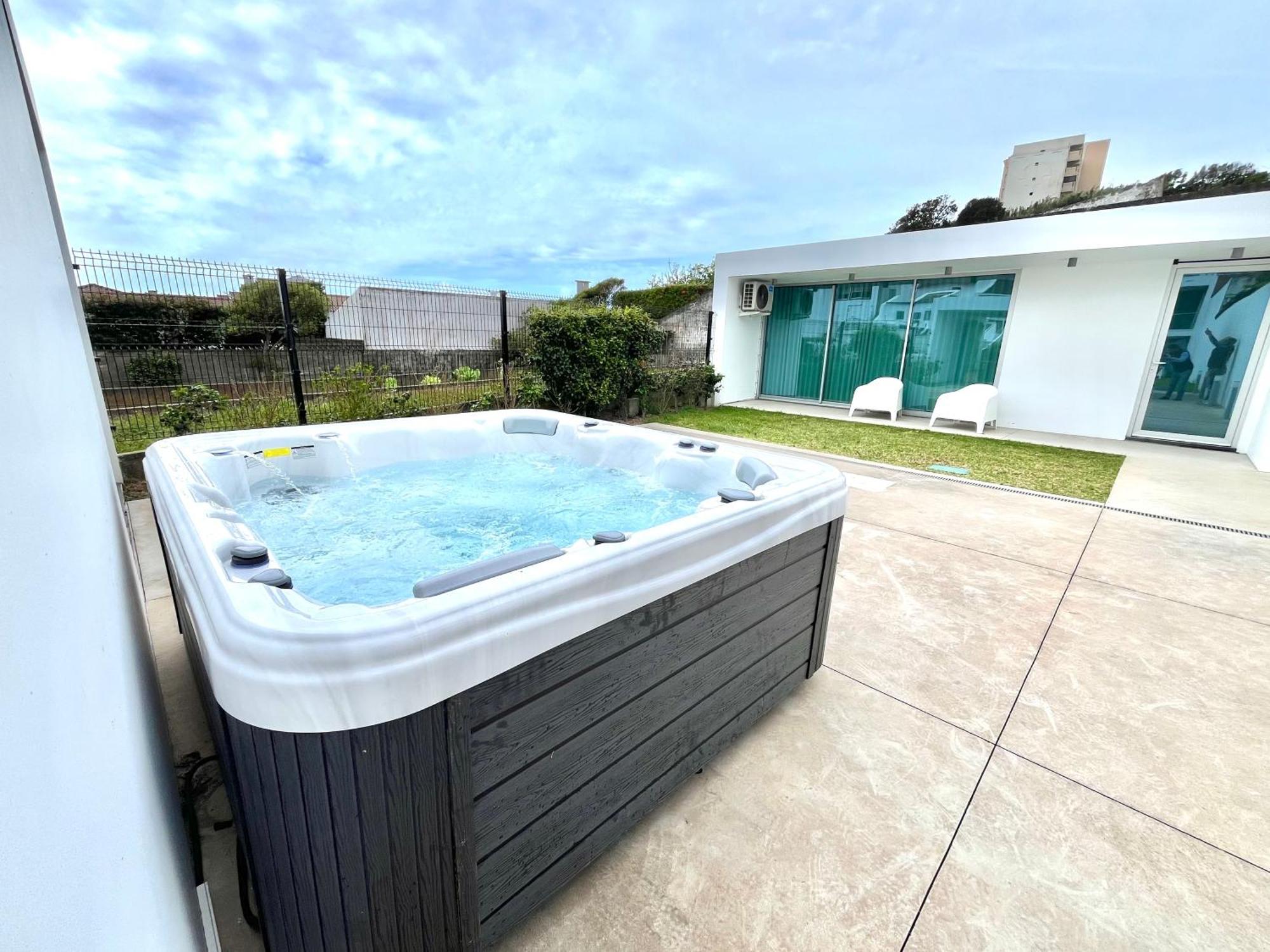 Oceanside West Apartment