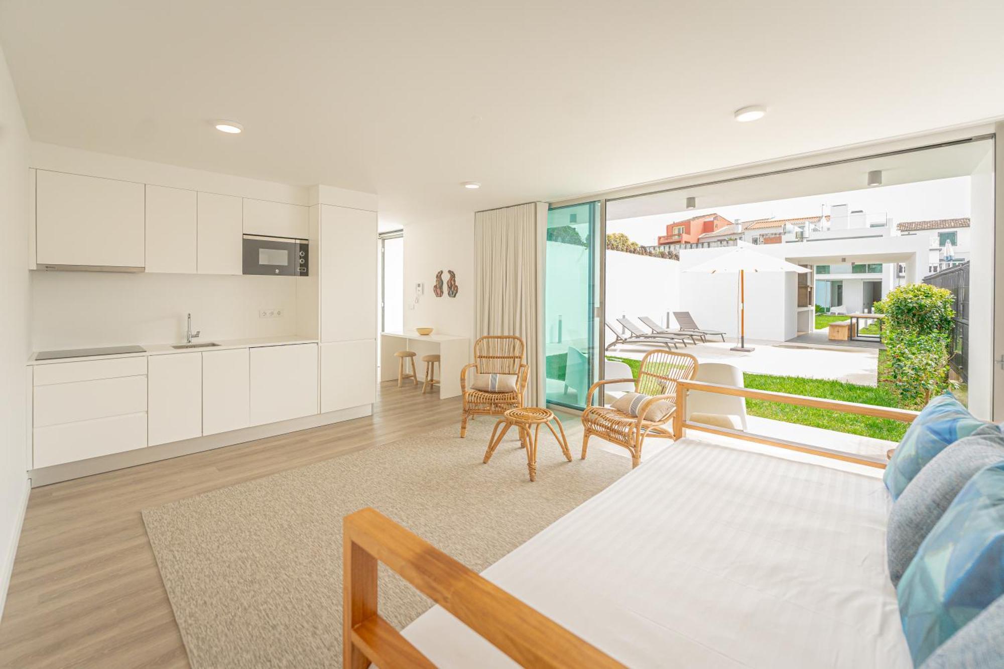 Oceanside West Apartment *